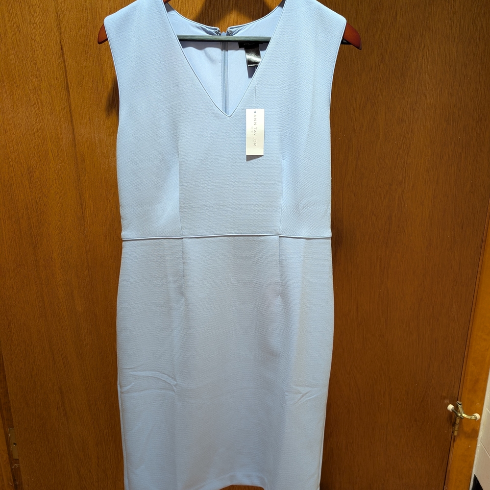 Ann Taylor Structured V Neck Midi Dress. Fully Lined. Size 8
